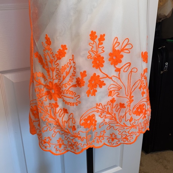 Daytrip Neón Orange Floral Embroidered Mesh Tank - Picture 9 of 14